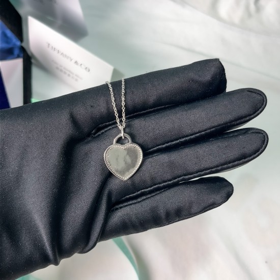 Tiffany & Co. Silver Heart Necklace For Women Pendant Jewellery Tiffany & Co. Silver Heart Necklace For Women Pendant Jewellery