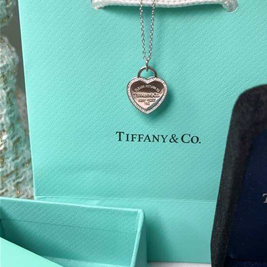 Tiffany & Co. Silver Heart Necklace For Women Pendant Jewellery Tiffany & Co. Silver Heart Necklace For Women Pendant Jewellery