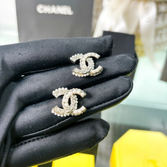 Chanel Cold Classic Womens Earrings Jewelry Chanel Cold Classic Womens Earrings Jewelry
