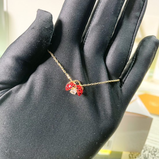 5666225 Swarovski Idyllia Gold Red Necklace Pendant Jewelry 5666225 Swarovski Idyllia Gold Red Necklace Pendant Jewelry